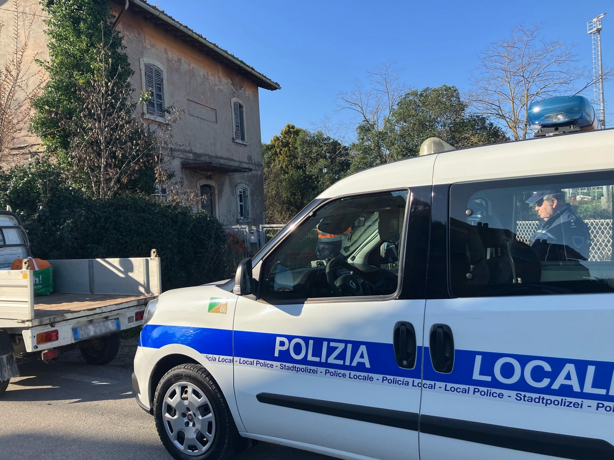 Polizia locale, identificato un occupante abusivo in un casello dell’ex ferrovia Santarcangelo-Urbino 