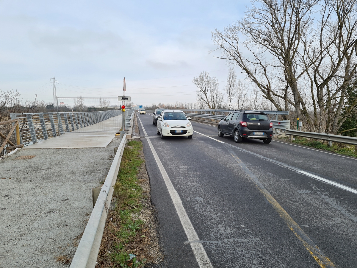 Ponte Marecchia, la viabilità torna a doppio senso