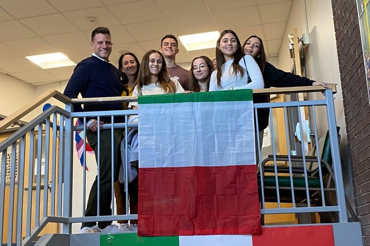 Ragazzi e ragazze della high school di Portsmouth in vista a Santarcangelo la prossima settimana