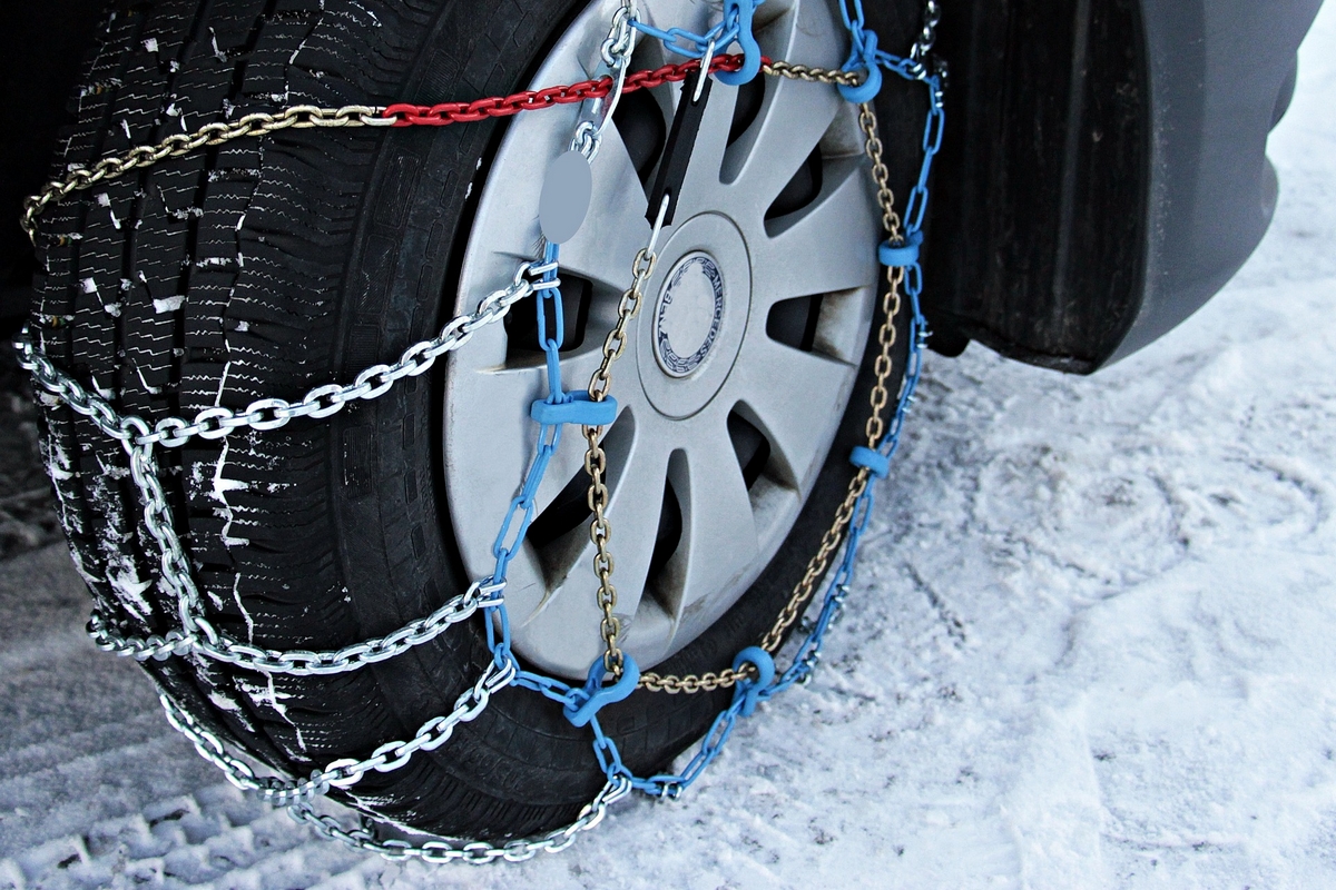 Gomme da neve o catene a bordo nel periodo invernale